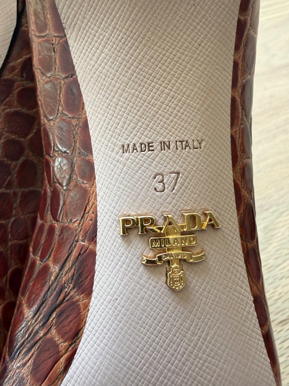 Prada heels - Picture 2 of 12